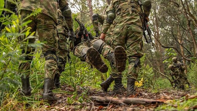 Familias de militares víctimas de ataque en Dagua piden no mandar "muchachos inocentes a la guerra” Familias de militares víctimas de ataque en Dagua piden no mandar "muchachos inocentes a la guerra”