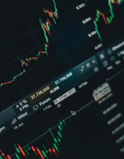 El efecto crudo: cómo el precio del petróleo define a los traders de forex en Colombia