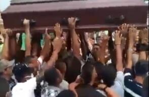 362651_Sepelio en plena pandemia. Foto: Cortesía