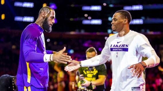 LeBron James y Russell Westbrook, jugadores de los Lakers. LeBron James y Russell Westbrook, jugadores de los Lakers.
