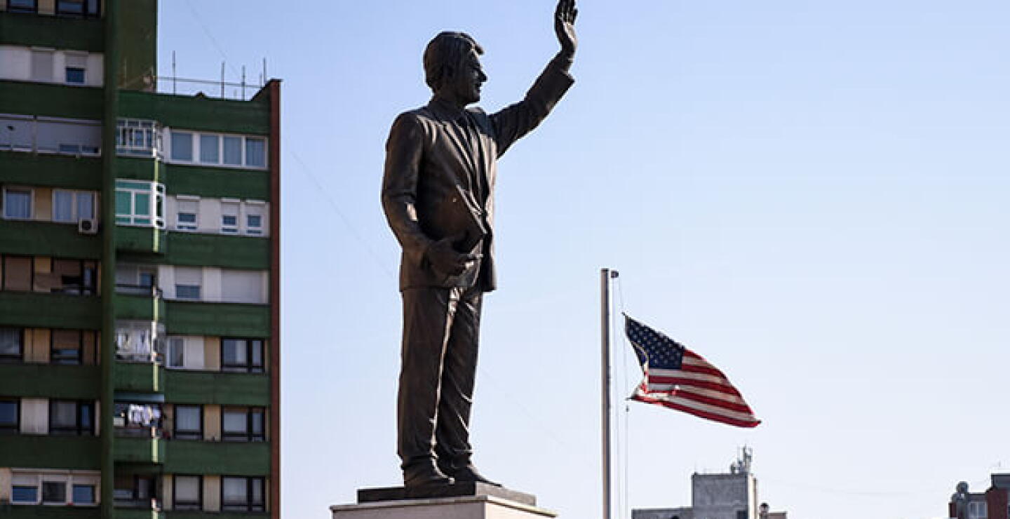 clinton-en-kosovo.jpg