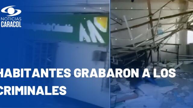 Videos muestran cómo criminales atacan Banco Agrario en Jambaló con explosivos Videos muestran cómo criminales atacan Banco Agrario en Jambaló con explosivos