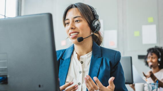 ¿Habla inglés, portugués o francés? Abren vacantes de atención al cliente en Bogotá