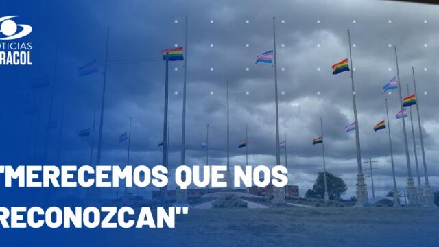 Día del Orgullo LGBTIQ+ se celebra en Bogotá con banderas en importante monumento
