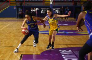 Colombia contra Brasil, en el Sudamericano de baloncesto Colombia contra Brasil, en el Sudamericano de baloncesto