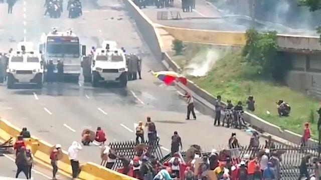 Alcaldes opositores no impedirán protestas pese a amenaza de cárcel de gobierno Maduro