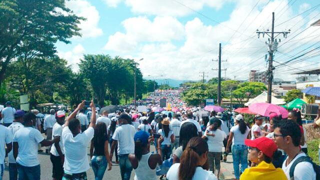 Más de 7.000 personas marcharon en Buenaventura, piden que el Gobierno cumpla con sus promesas 