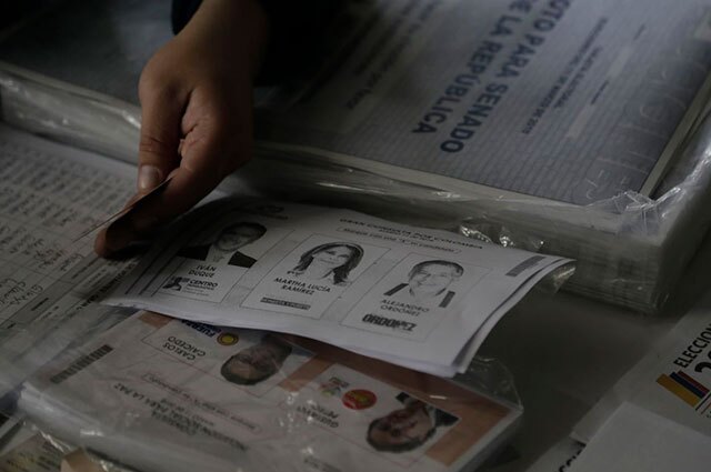 Falta de tarjetones, el papelón en las elecciones más pacíficas de las últimas décadas en Colombia