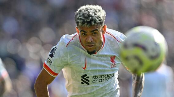 Luis Díaz, jugador colombiano del Liverpool, en acción de juego en la Premier League Luis Díaz, jugador colombiano del Liverpool, en acción de juego en la Premier League
