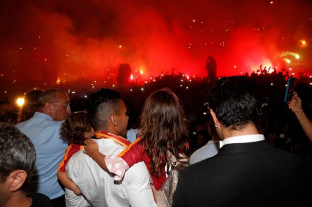320172_falcaogalatasaray_040919twgalatasaraye.jpg