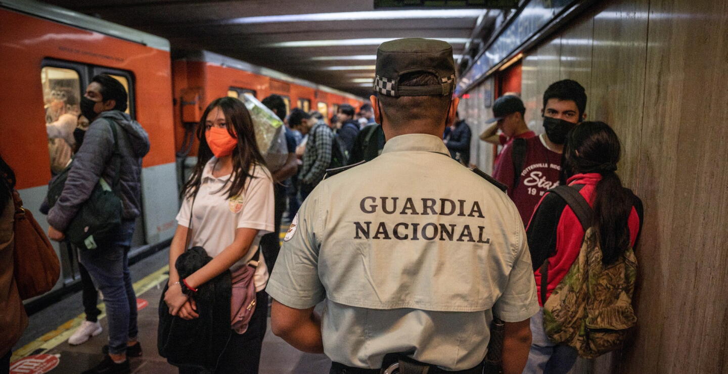 Metro en Ciudad de México.jpg