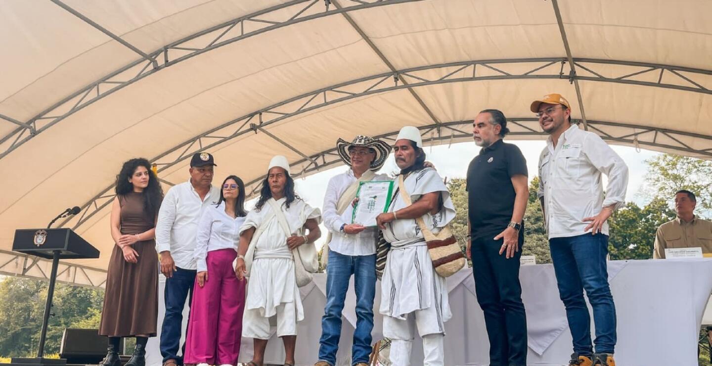 Gobierno entregó más de 1.000 hectáreas a indígenas de la Sierra Nevada