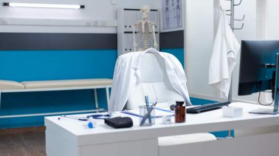 Médico muerto en su consultorio Médico muerto en su consultorio