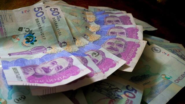 Dinero colombiano: pesos colombianos Dinero colombiano: pesos colombianos