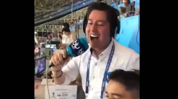 309616_Blu Radio / Tito Puccetti narrando el gol del Falcao ante Polonia. Foto:Twitter