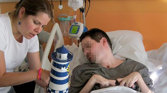 Reconectan a paciente en estado vegetativo por orden de tribunal francés