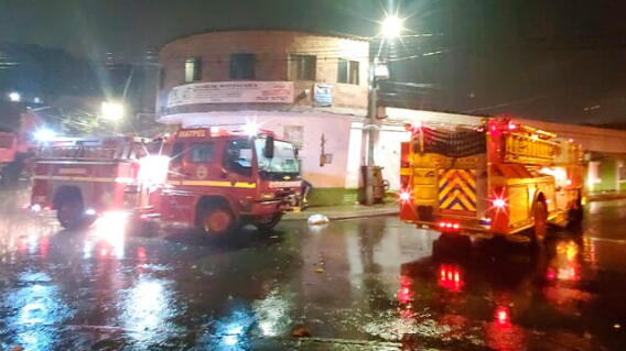 Emergencias en Bello por incendio en la plaza de mercado y fuerte aguacero / Guardianes Antioquia.