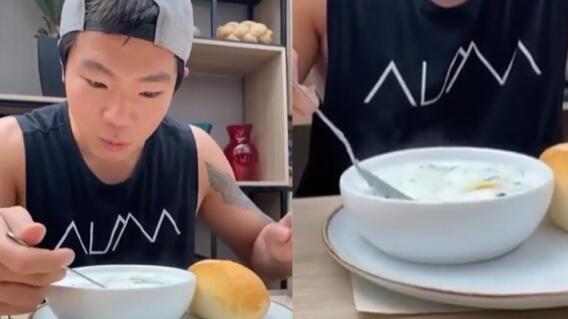 Joven asiático prueba la changua  Joven asiático prueba la changua