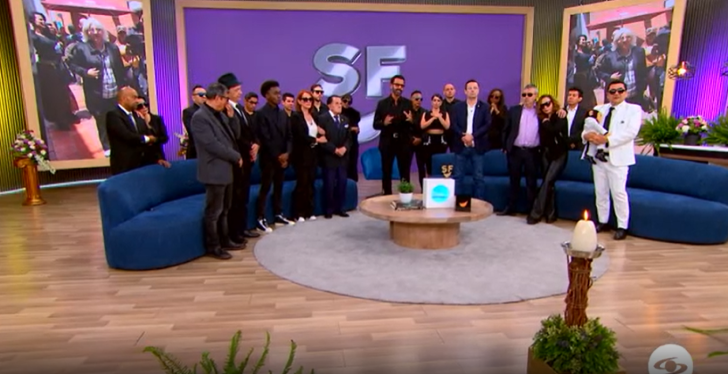 "Aquí estamos tus hijos", le dice El Gato a La Gorda Fabiola, en homenaje de Sábados Felices