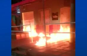No cesan las extorsiones en Barranquilla: delincuentes prendieron fuego a local comercial 