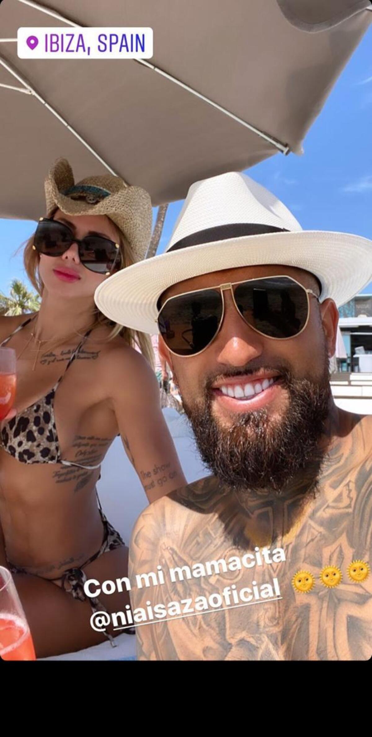 Arturo Vidal y su novia Sonia Isaza