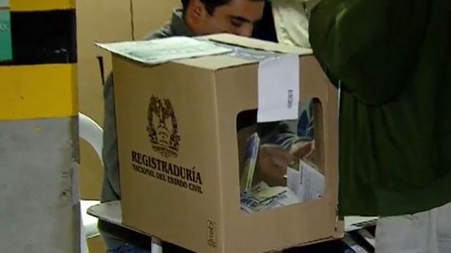 Quince candidatos al Senado y Cámara fueron llamados a interrogatorio por Fiscalía