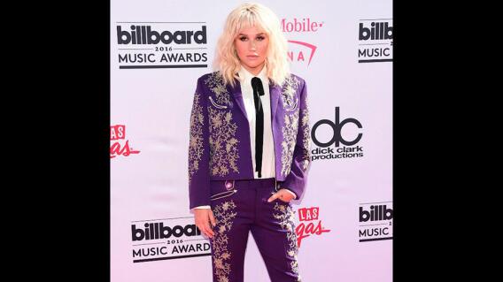163998_kesha-billboard.jpg