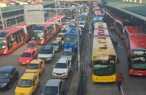 Trancón en el Portal Américas