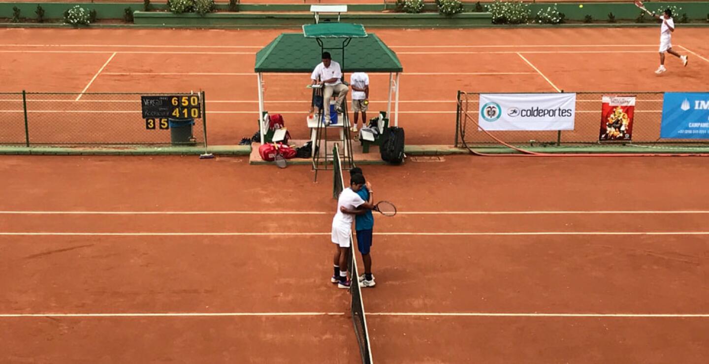 En la otra final, de la categoría 14 años, jugaron Christopher Li y Rodrigo Montes De Occa.