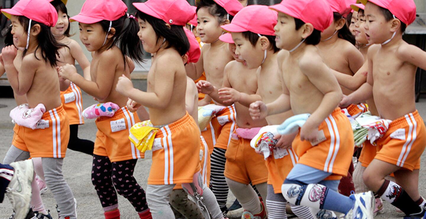 En Japón, la práctica deportiva está a menudo asociada al concepto de máximo esfuerzo, hasta el sufrimiento, aunque comienzan a alzarse algunas voces que denuncian actuaciones que llegan al maltrato hacia los alumnos.
