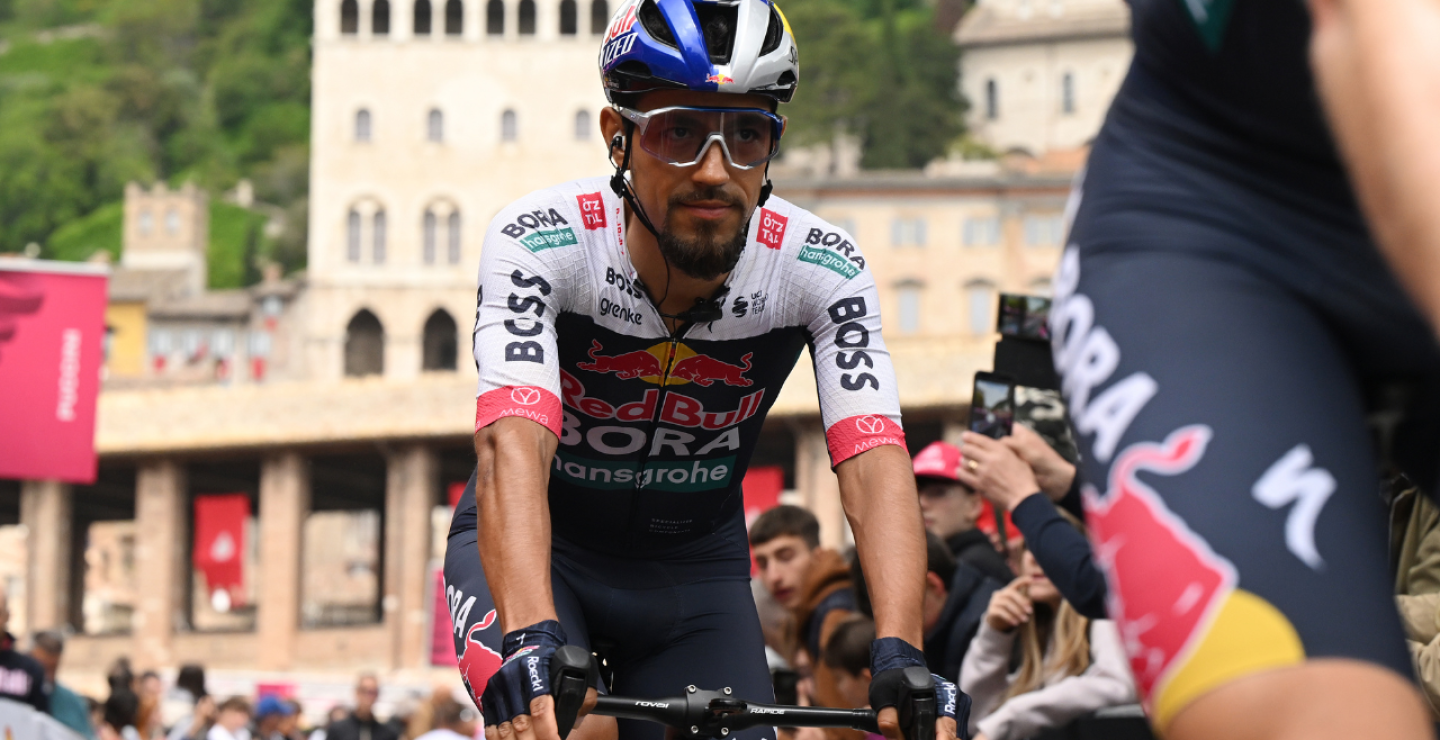 Daniel Felipe Martínez, ciclista colombiano del Red Bull Bora Hansgrohe, en el Giro de Italia 2025