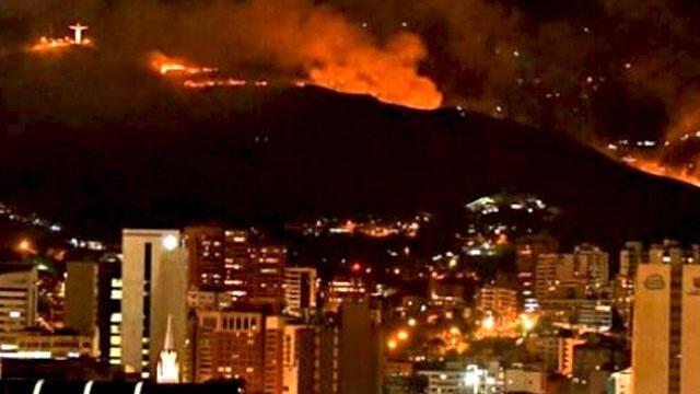 Ardió Cristo Rey: así fue el gigantesco incendio que afectó este emblemático sitio turístico de Cali