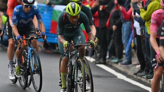 Daniel Felipe Martínez (Bora Hansgrohe), ciclista colombiano en acción de carrera, en la etapa 20 del Giro de Italia 2024 Daniel Felipe Martínez (Bora Hansgrohe), ciclista colombiano en acción de carrera, en la etapa 20 del Giro de Italia 2024