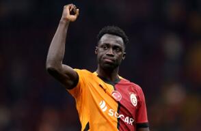Dávinson Sánchez con el Galatasaray. Dávinson Sánchez con el Galatasaray.