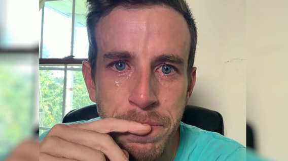 Selfi de CEO llorando Selfi de CEO llorando