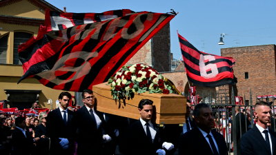 Despedida de Franco Baresi, el legendario capitán del Milan. 