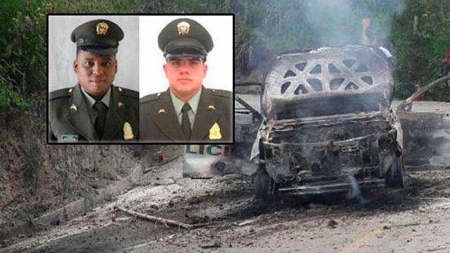 Ataque con explosivos cobra la vida de dos policías que iban a recoger a un capturado