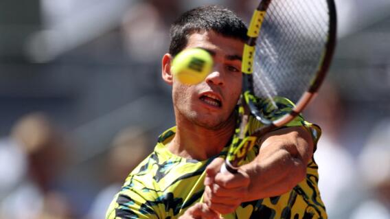 Carlos Alcaraz, tenista español, en acción de partido durante el Masters 1.000 de Madrid Carlos Alcaraz, tenista español, en acción de partido durante el Masters 1.000 de Madrid