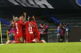 Jugadores del América festejan el gol que le marcaron a Millonarios en El Campín.