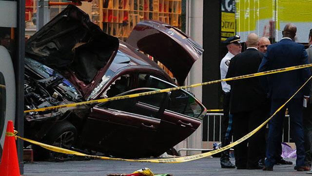 Hombre que atropelló a multitud en Times Square tendrá que comparecer ante juez