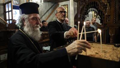 patriarca latino católico de Jerusalén, Pierbattista Pizzaballa, y su homólogo ortodoxo griego, Teófilo III patriarca latino católico de Jerusalén, Pierbattista Pizzaballa, y su homólogo ortodoxo griego, Teófilo III