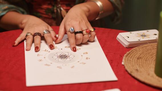 Descubre lo que te deparan los astros este 20 de septiembre