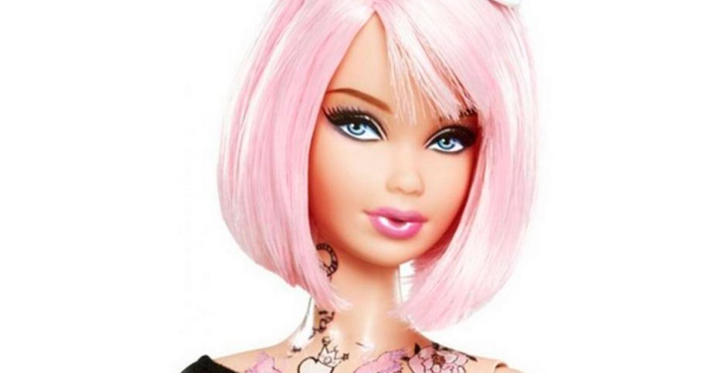 Barbie tatuada