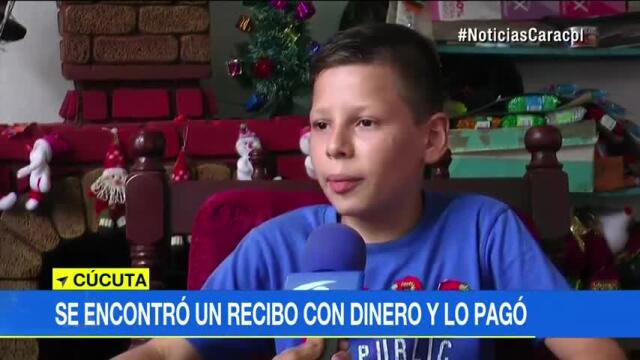 Este niño da ejemplo de honradez a los políticos: encontró dinero con un recibo y lo pagó Este niño da ejemplo de honradez a los políticos: encontró dinero con un recibo y lo pagó