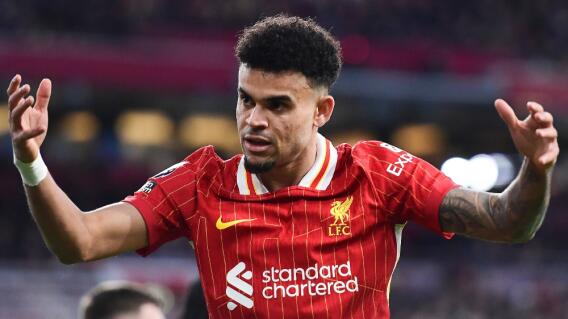 Luis Díaz, delantero colombiano de Liverpool, se lamenta por un fallo en partido de la Premier League Luis Díaz, delantero colombiano de Liverpool, se lamenta por un fallo en partido de la Premier League