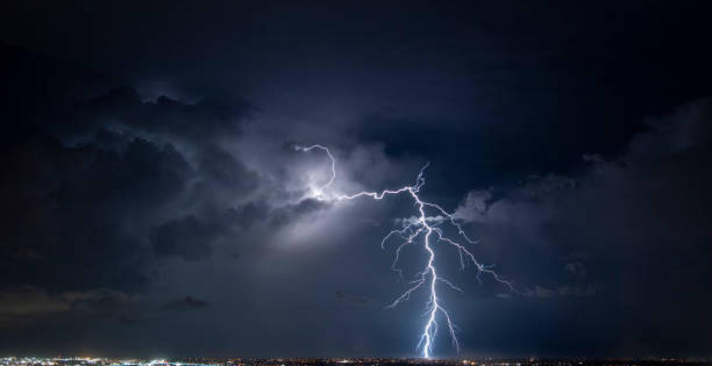 ¿Qué es un rayo seco y cómo protegerse de este fenómeno natural?