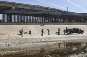 331458_BLU Radio // Frontera Estados Unidos - Mexico // Foto: AFP