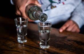 Tumban decreto de emergencia económica que aplicaba impuestos a juegos de azar y a licores