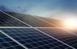 Imagen de un panel solar como alternativa para generar electricidad en días de racionamientos tanto de agua como luz