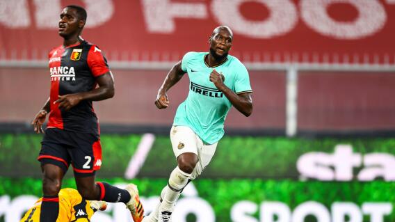 Cristian Zapata vs Romelu Lukaku, Genoa contra Inter Cristian Zapata vs Romelu Lukaku, Genoa contra Inter